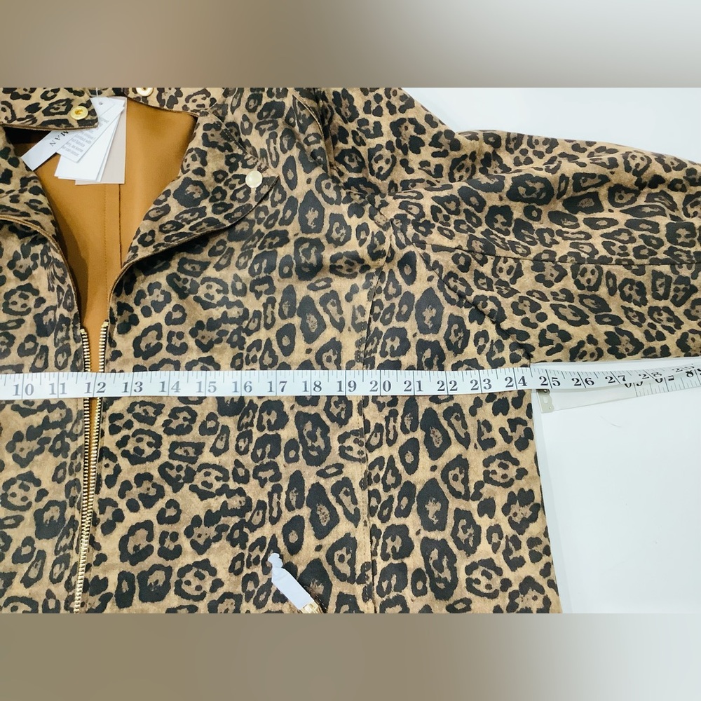 Stylish Lightweight Jacket - image 6